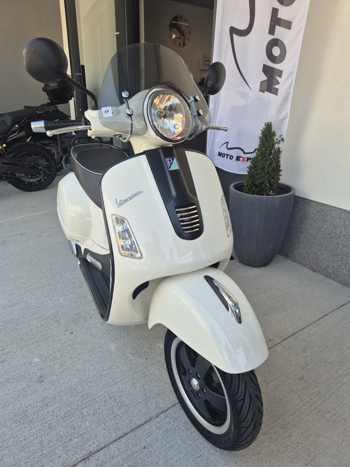 2011 Piaggio Vespa 300 — fotografija 6