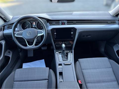 2021 Volkswagen Passat — sličica 10