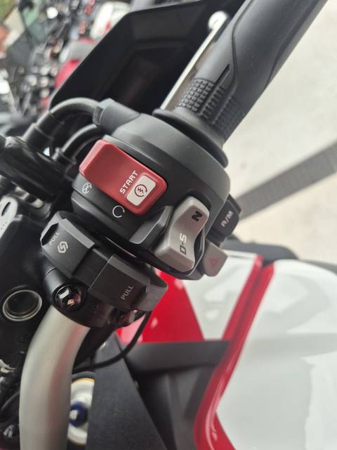 2017 Honda Africa Twin — sličica 6