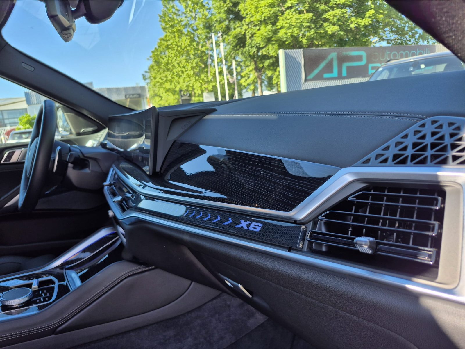 2025 BMW X6 — fotografija 25