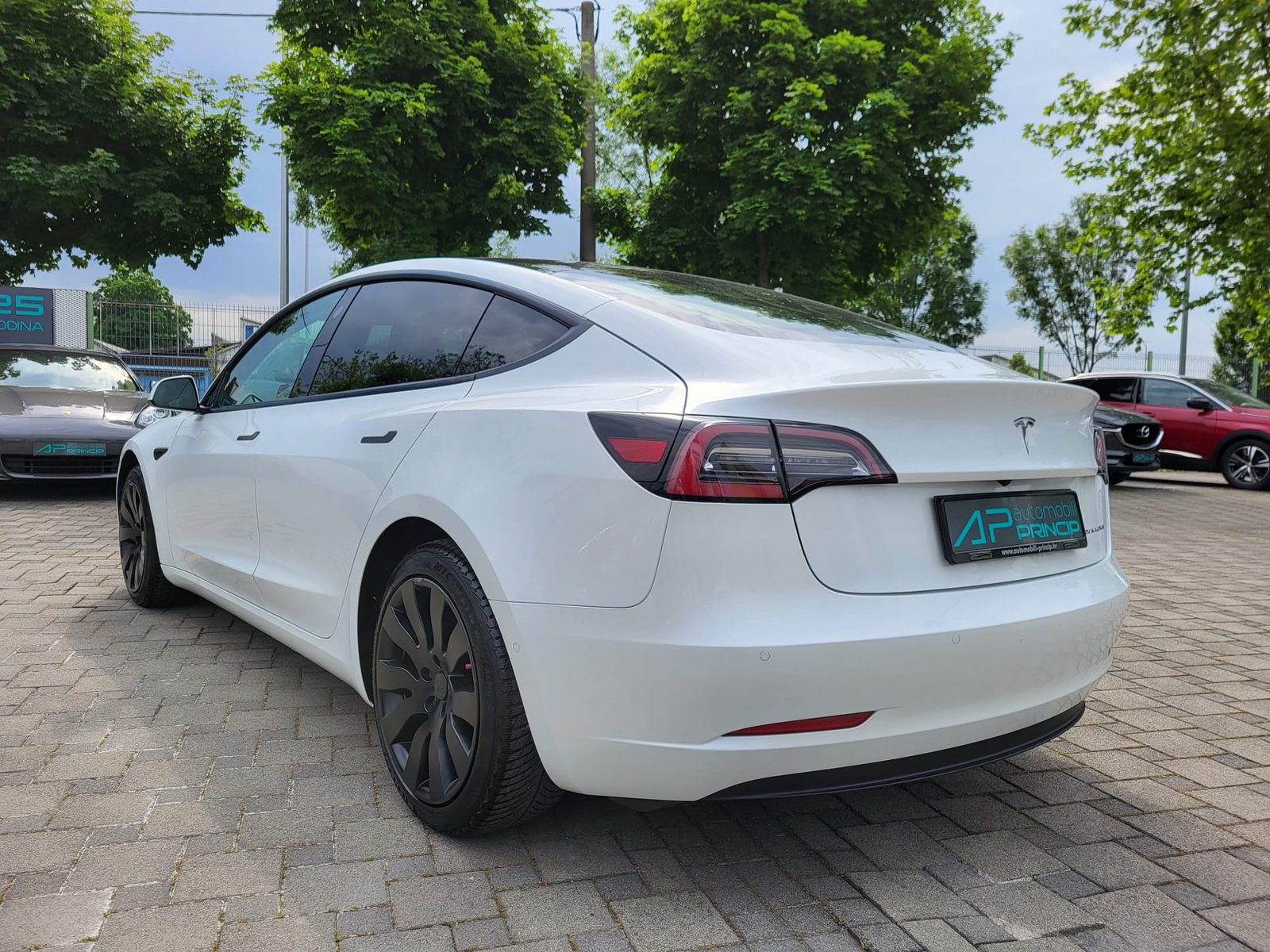 2021 Tesla Model 3 — fotografija 4