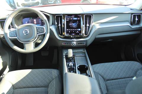 2022 Volvo XC60 — sličica 13