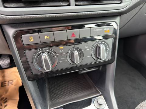 2019 Volkswagen T-Cross — sličica 14