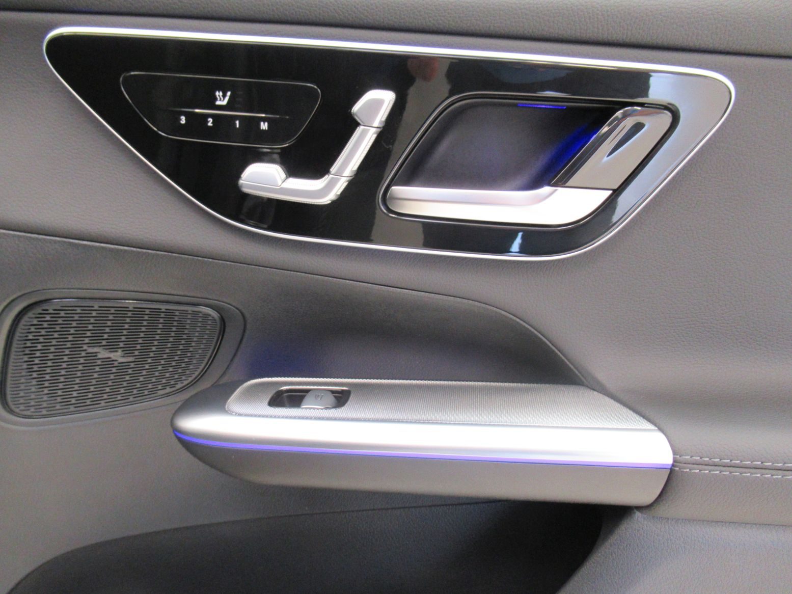 2025 Mercedes-Benz GLC Avantgarde — fotografija 10