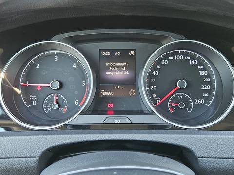 2016 Volkswagen Golf VII — sličica 12