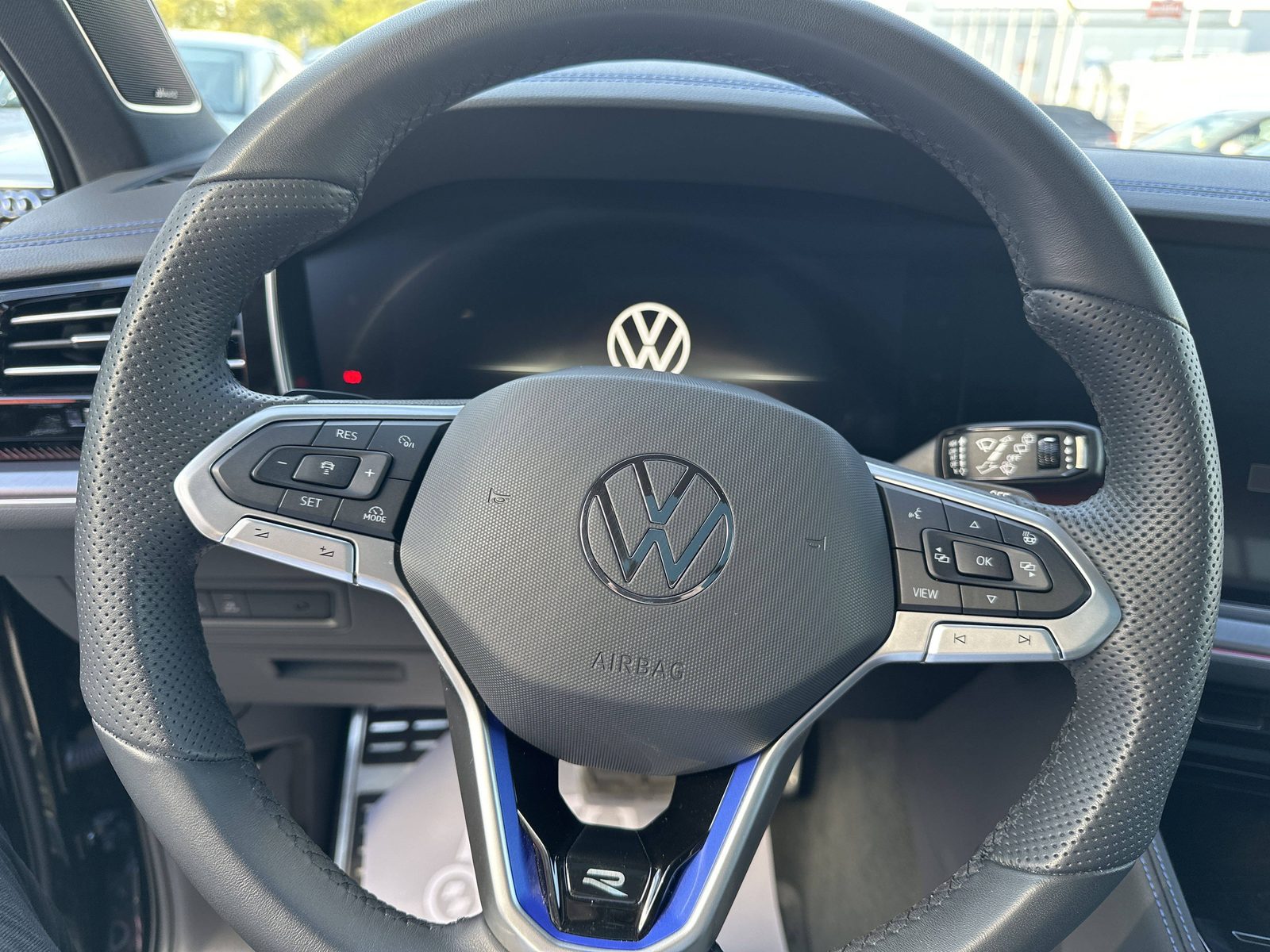 2024 Volkswagen Touareg — fotografija 27
