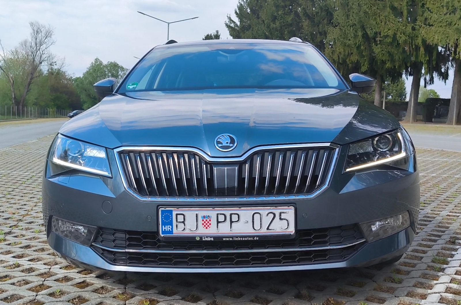 2019 Škoda Superb — fotografija 3