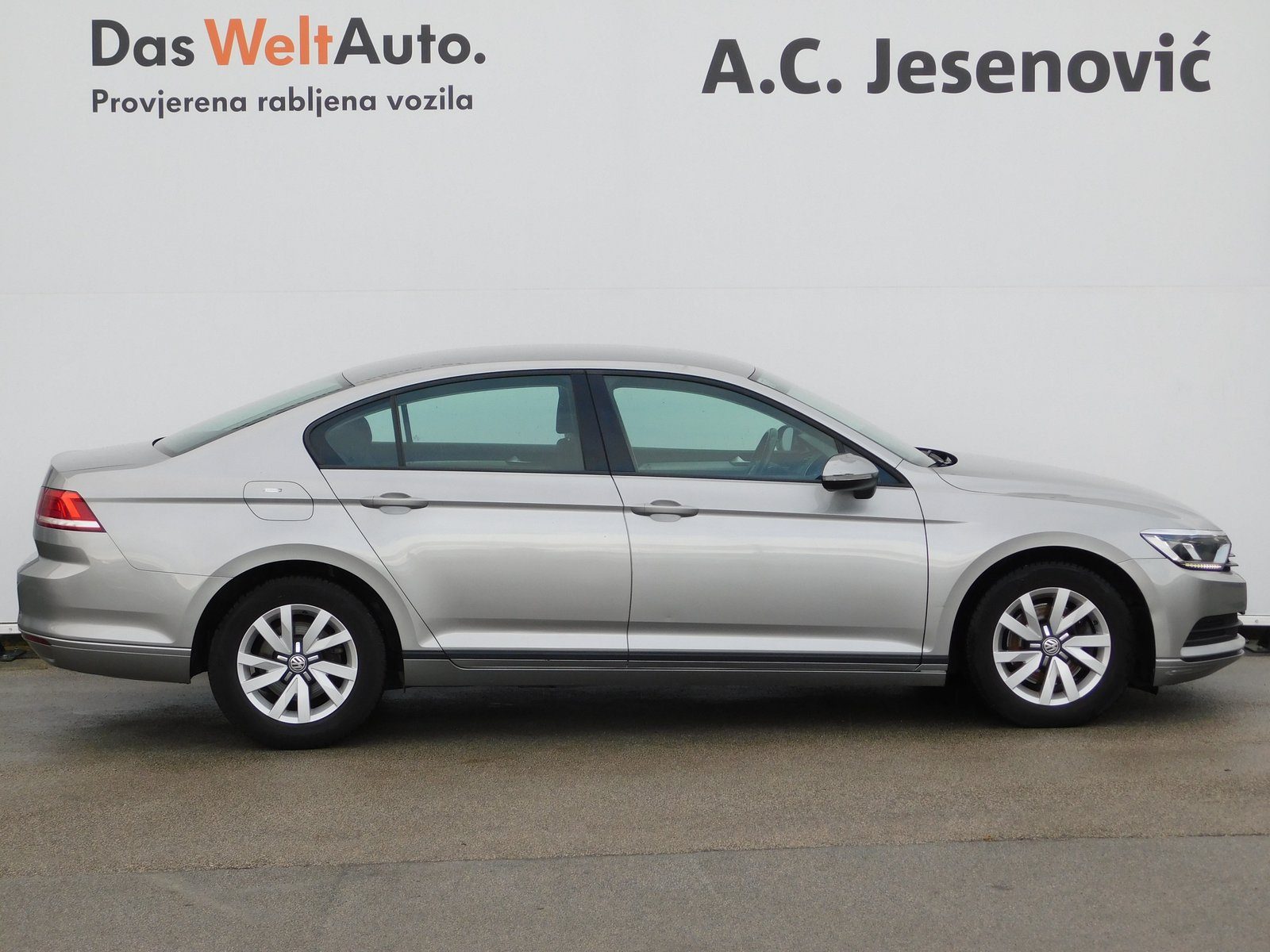 2017 Volkswagen Passat — fotografija 4