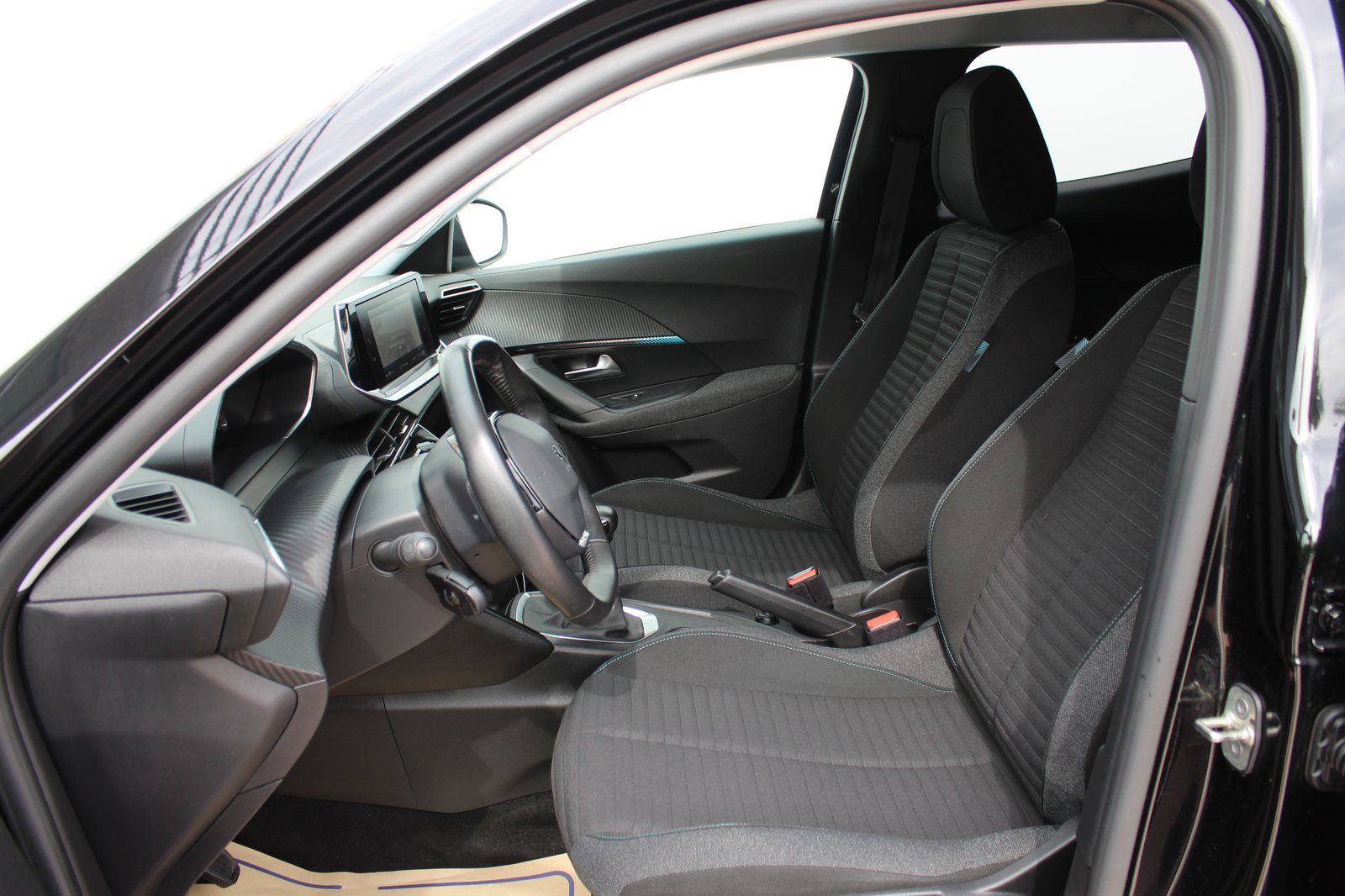 2022 Peugeot 2008 — fotografija 8
