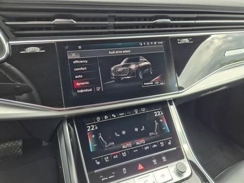 2024 Audi Q8 S line — sličica 21