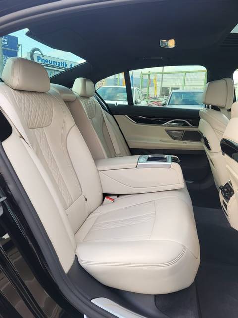 2016 BMW Serija 7 — sličica 22