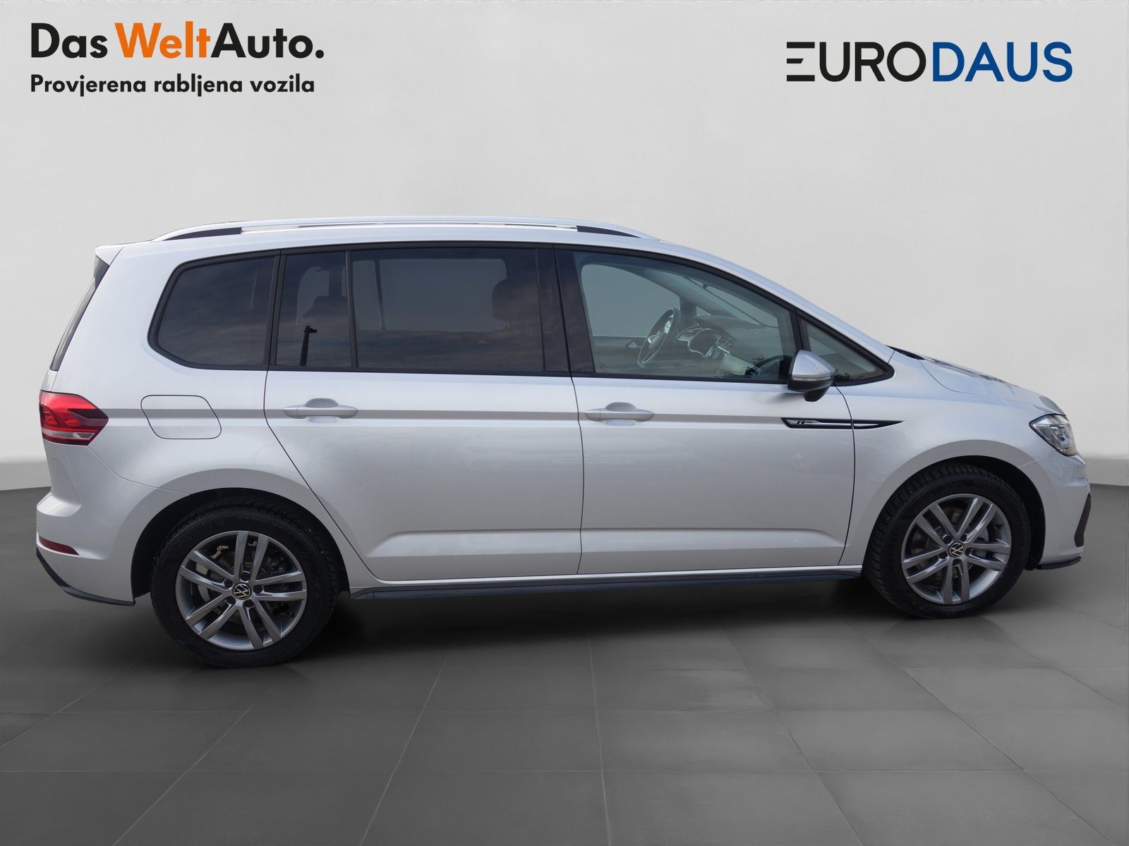 2024 Volkswagen Touran R-Line — fotografija 9