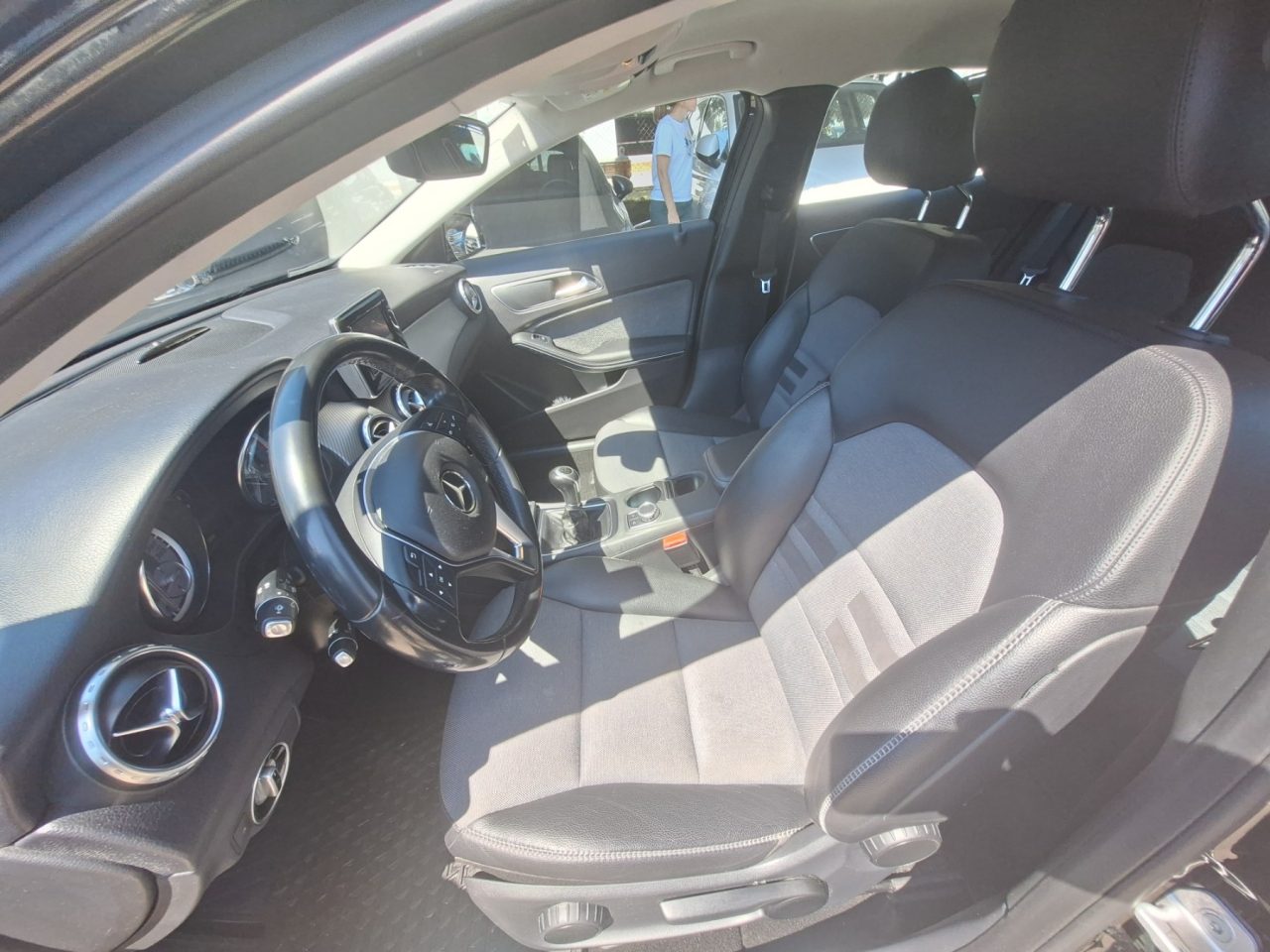 2015 Mercedes-Benz GLA — fotografija 9