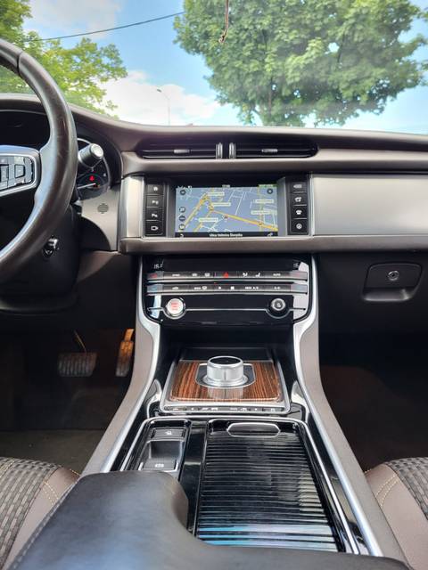 2015 Jaguar XF — sličica 19
