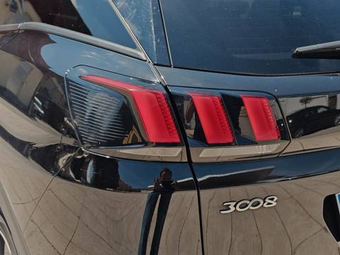2018 Peugeot 3008 — sličica 8