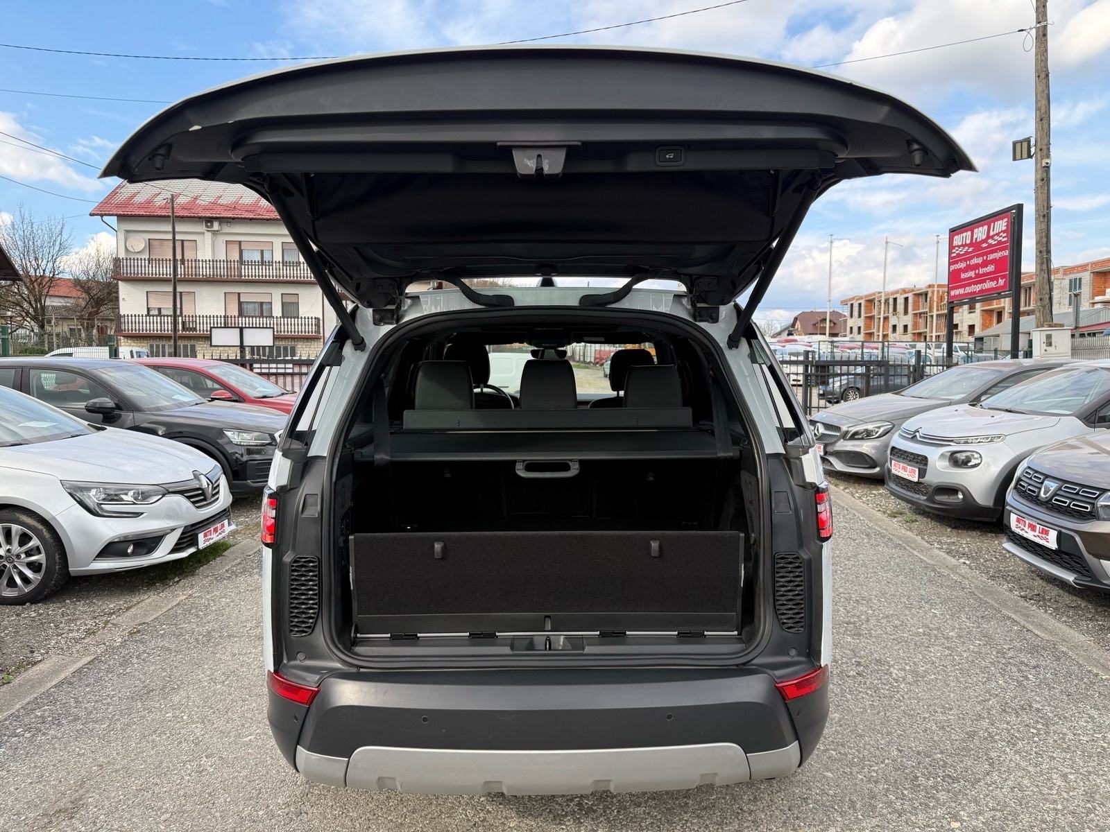2018 Land Rover Discovery — fotografija 24
