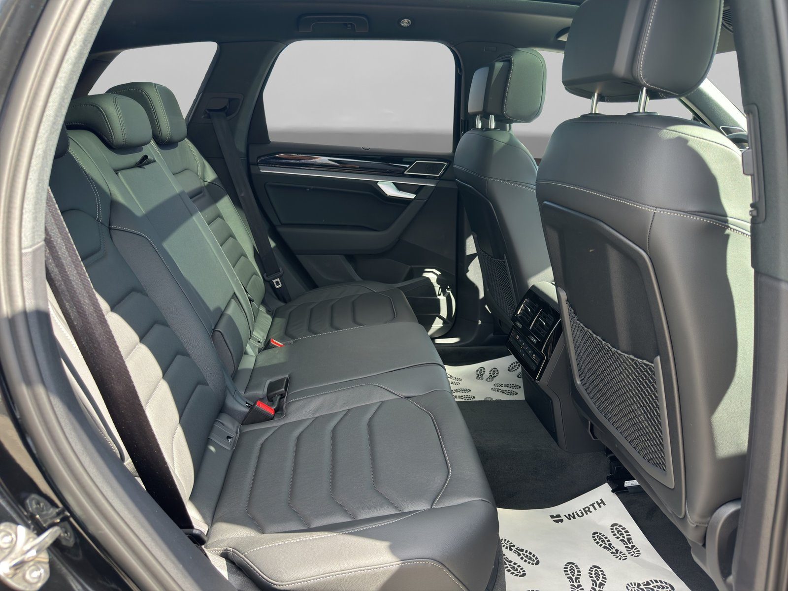 2025 Volkswagen Touareg — fotografija 17