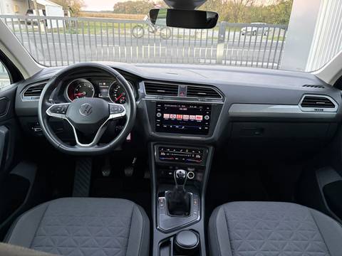 2023 Volkswagen Tiguan — sličica 9