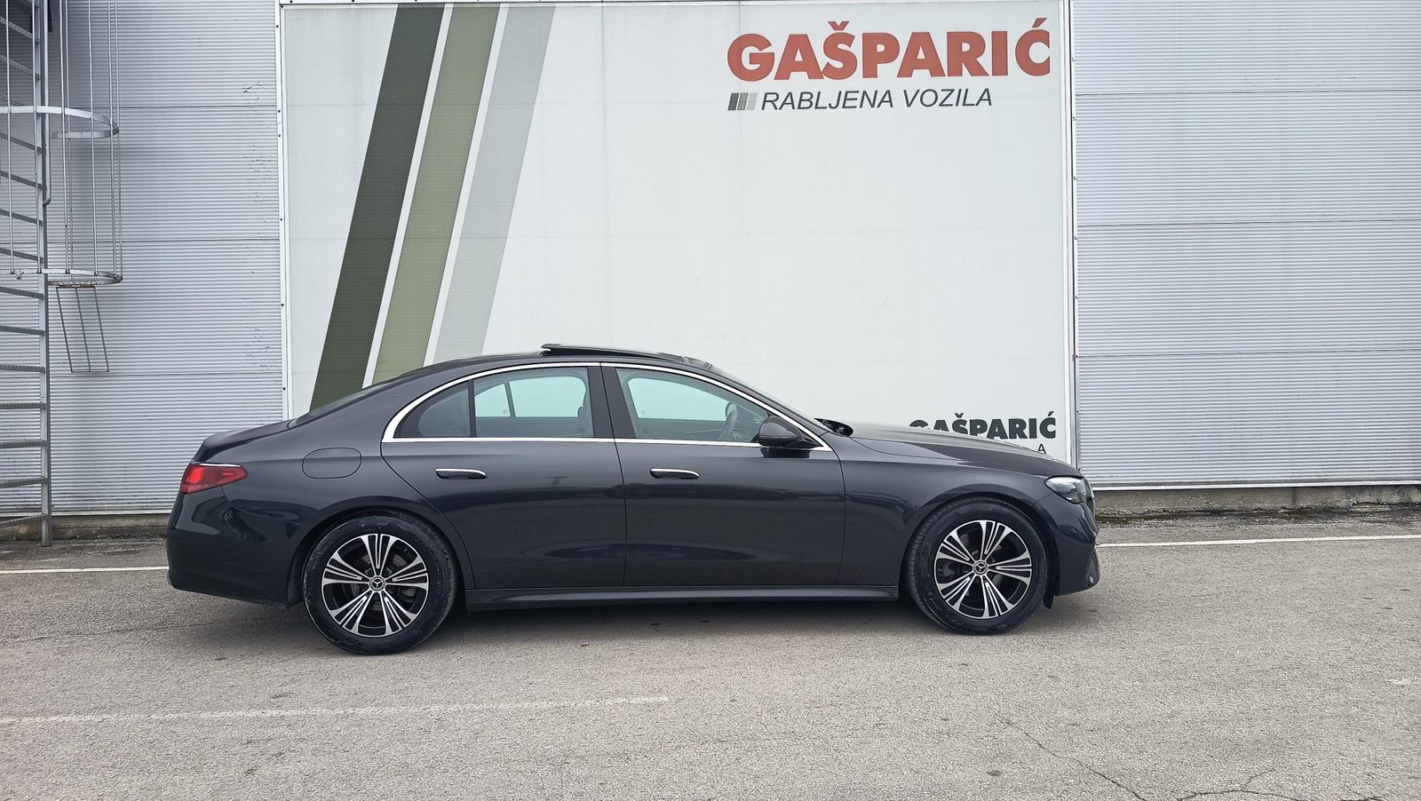 2025 Mercedes-Benz E-klasa Avantgarde — fotografija 4
