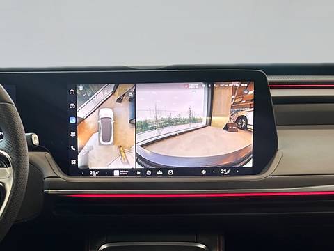 2025 XPENG P7 — sličica 19