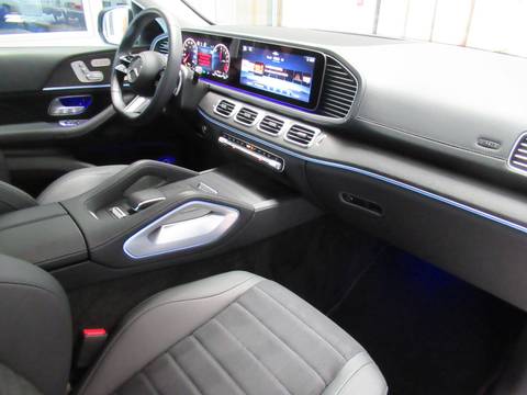 2025 Mercedes-Benz GLE — sličica 10