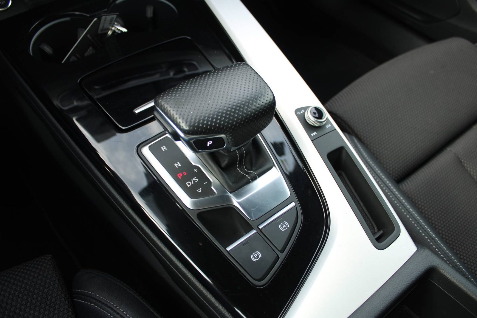 2023 Audi A4 — fotografija 17