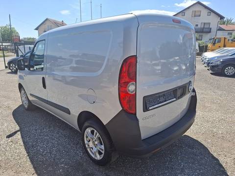 2016 Opel Combo — sličica 8