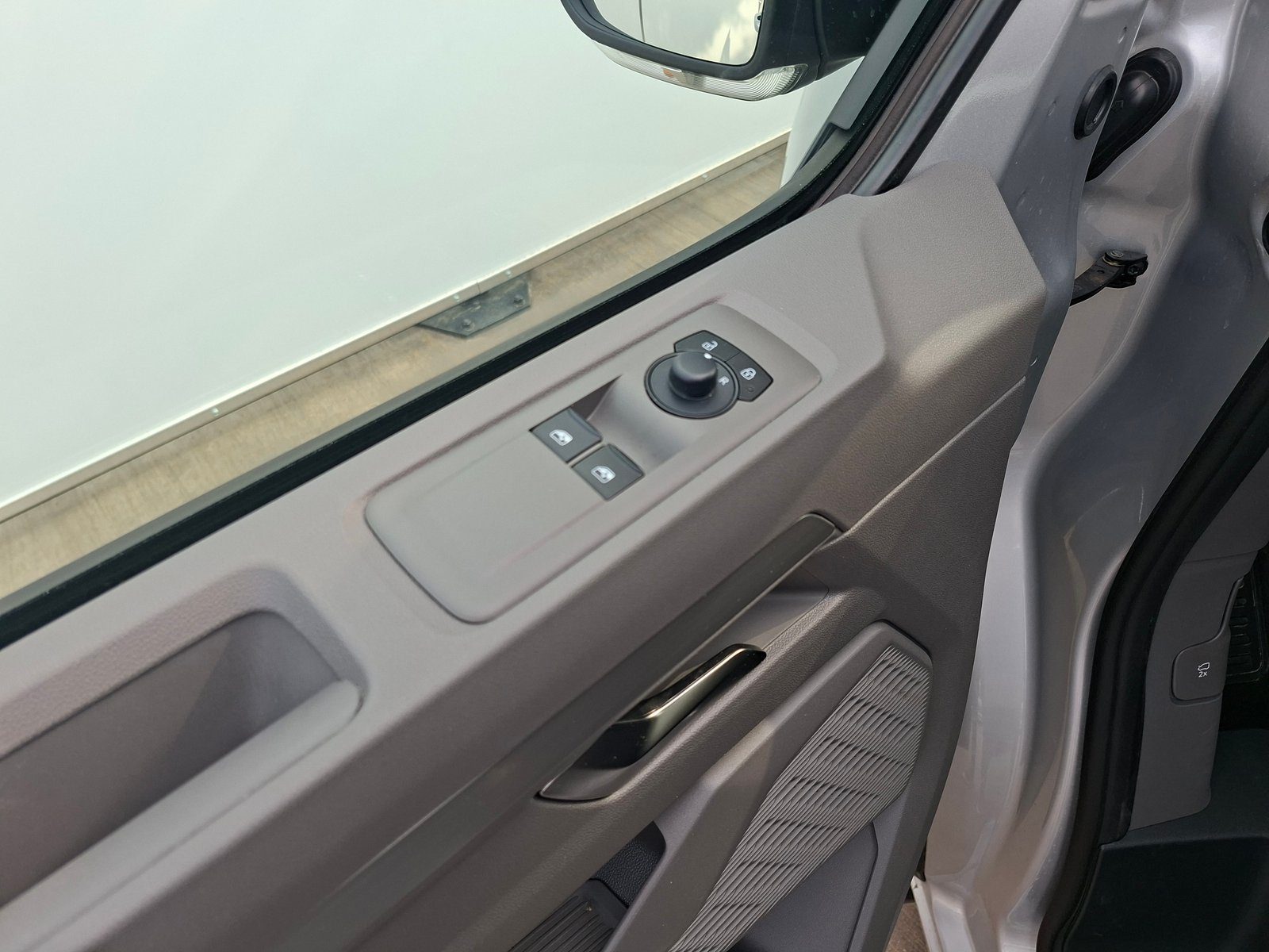 2025 Volkswagen Caravelle — fotografija 21