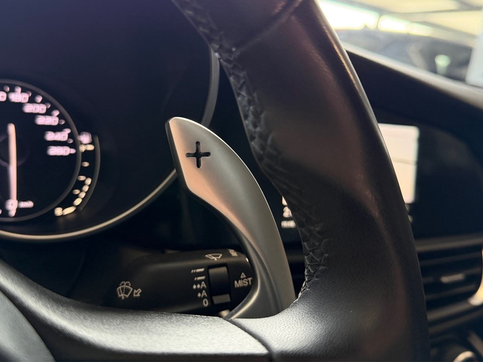 2016 Alfa Romeo Giulia — fotografija 9