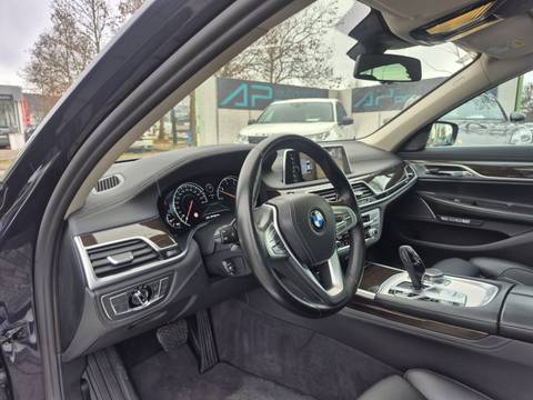 2016 BMW Serija 7 — sličica 11