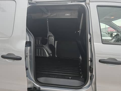 2024 Renault Express — sličica 8