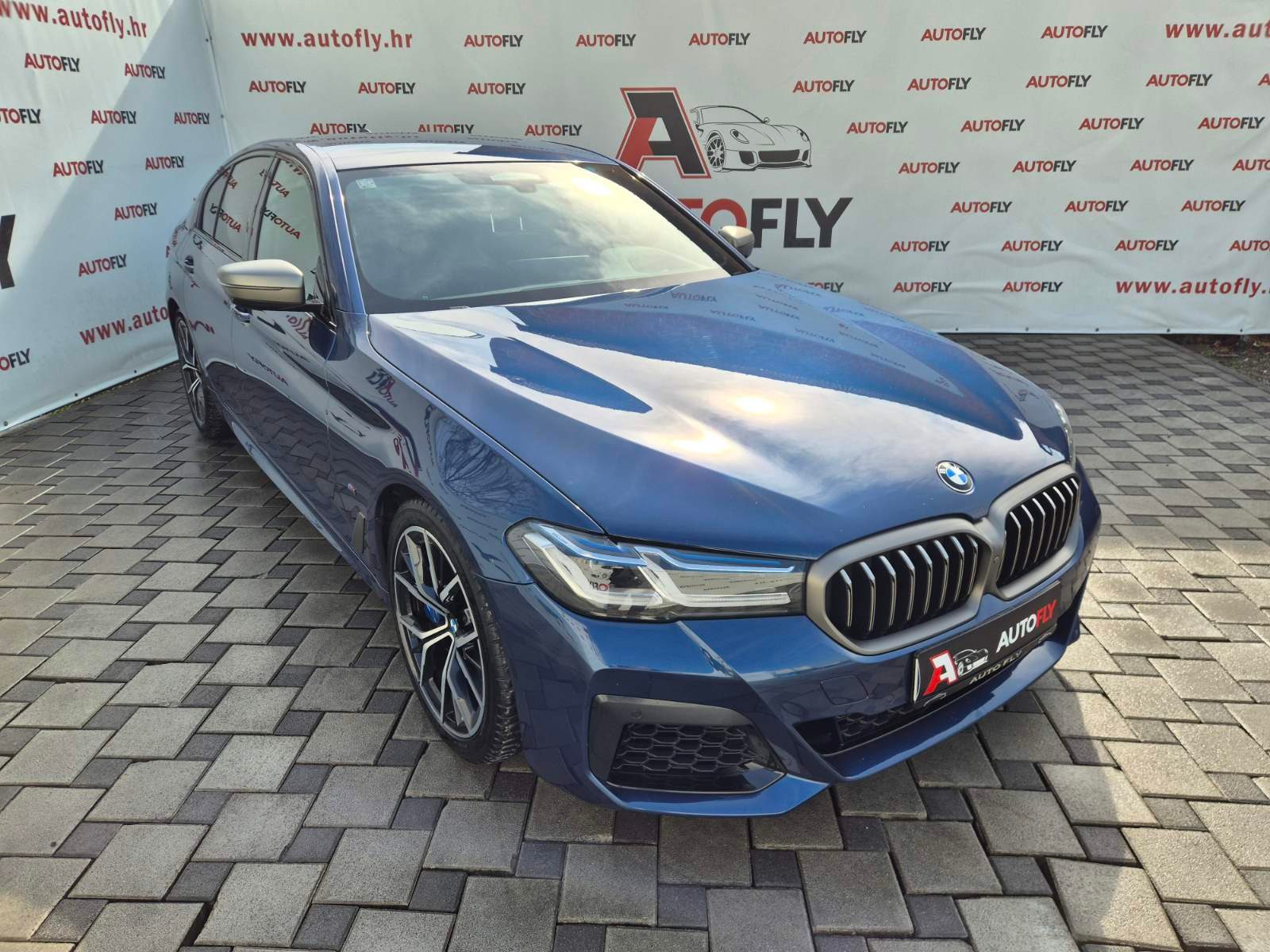 2020 BMW Serija 5 M Sport — fotografija 3