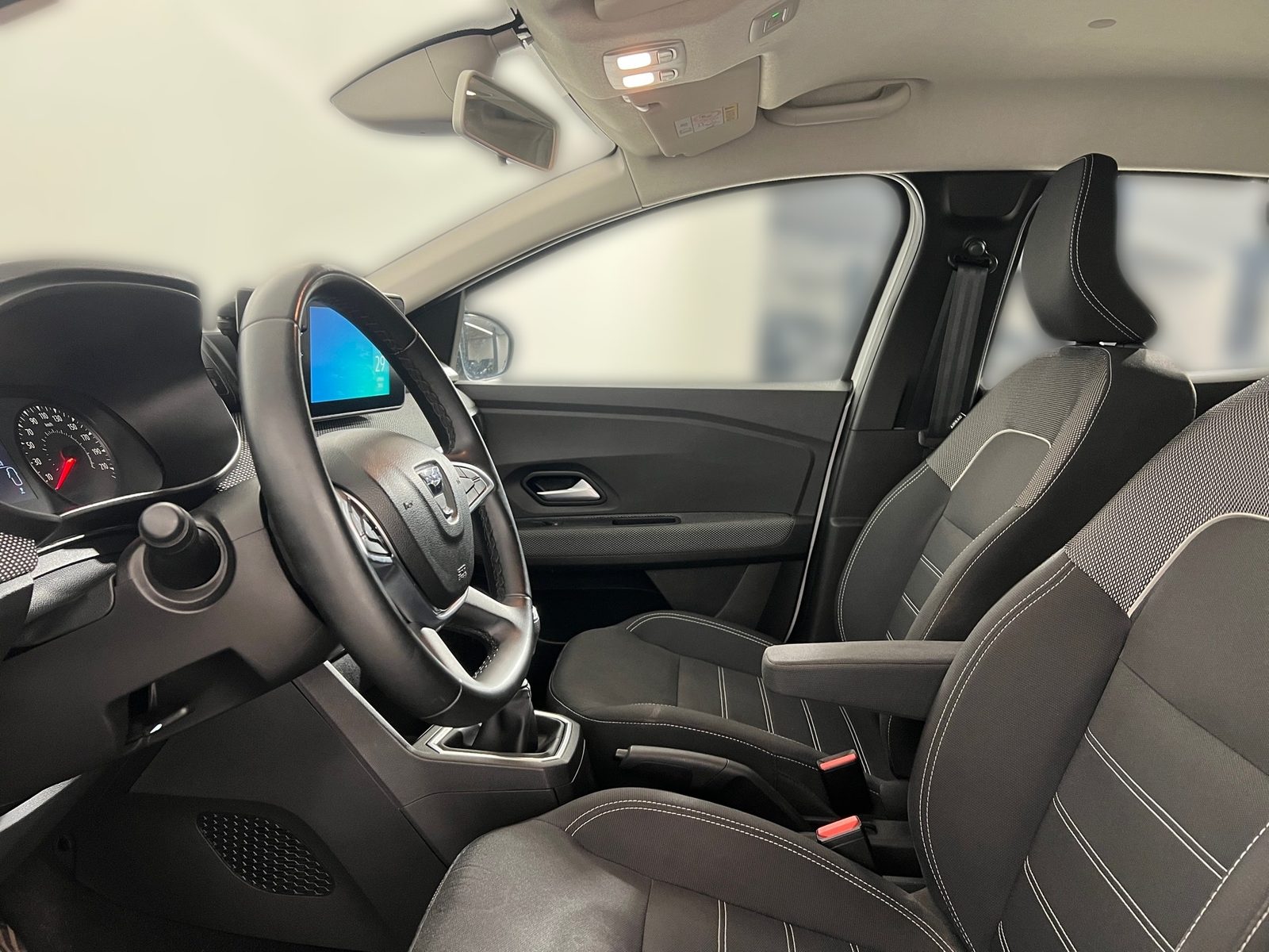 2022 Dacia Sandero — fotografija 12
