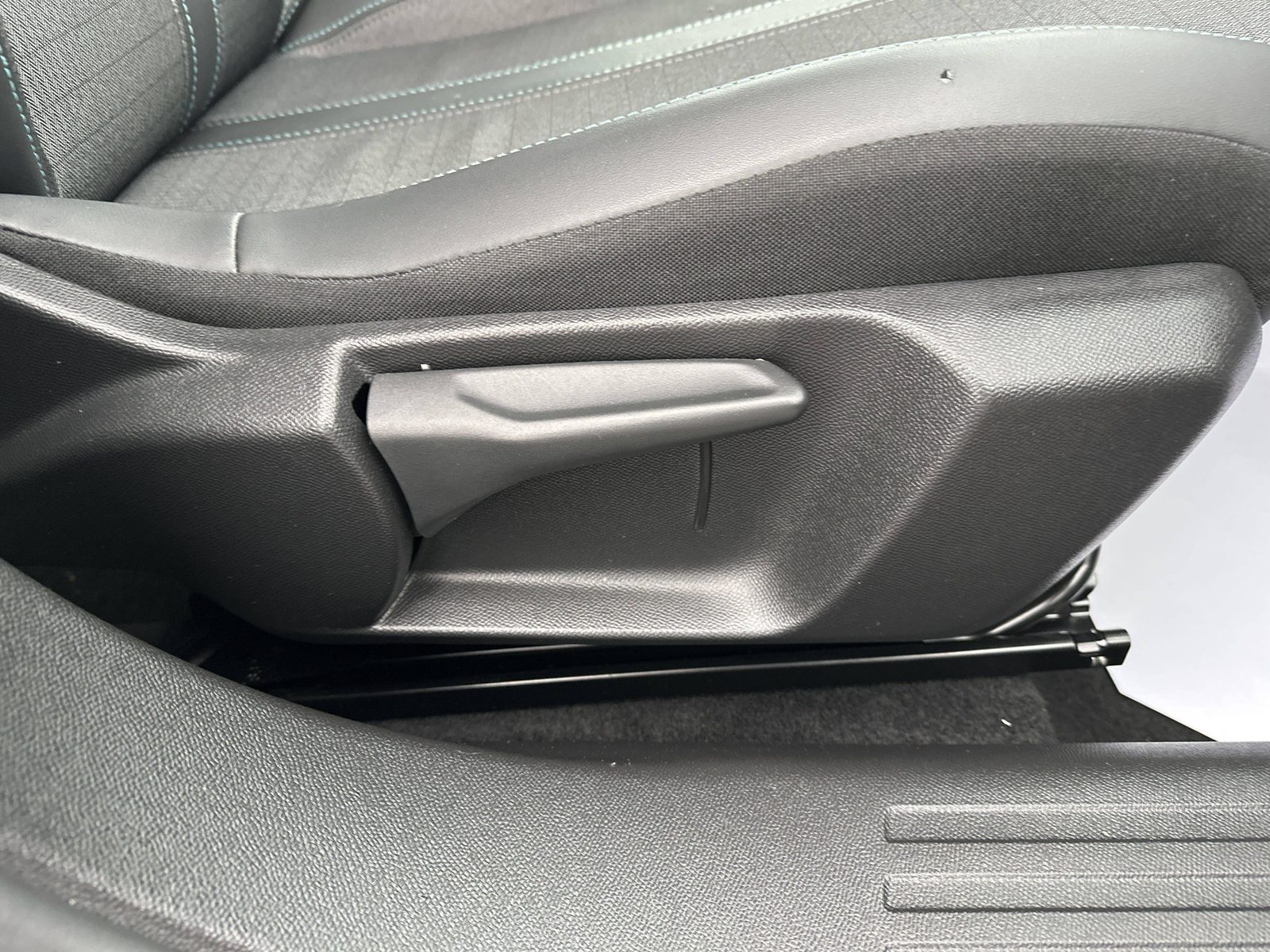 2022 Peugeot 2008 — fotografija 21