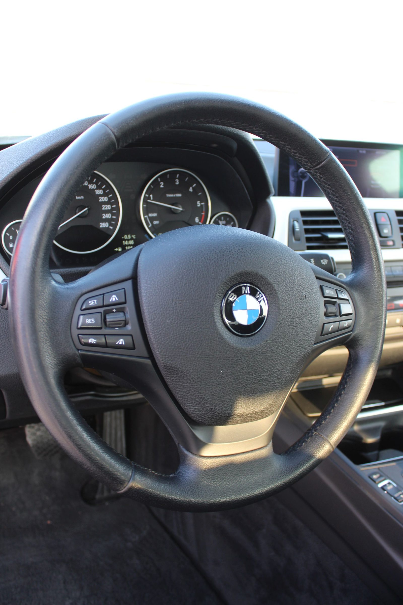 2012 BMW Serija 3 — fotografija 19
