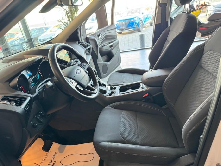 2018 Ford Kuga — fotografija 15