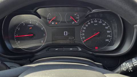 2022 Opel Combo — sličica 11
