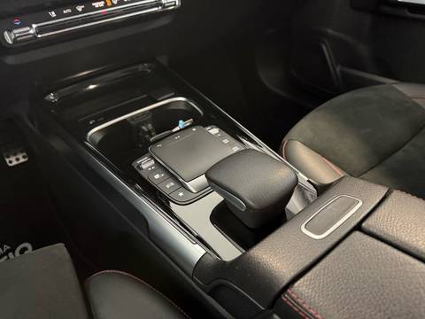 2022 Mercedes-Benz GLB — sličica 11