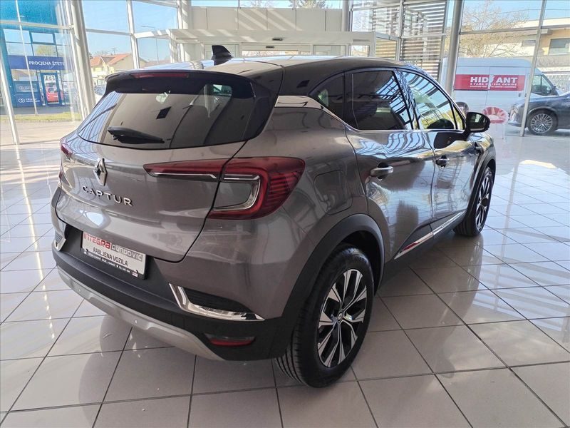 2023 Renault Captur — fotografija 4