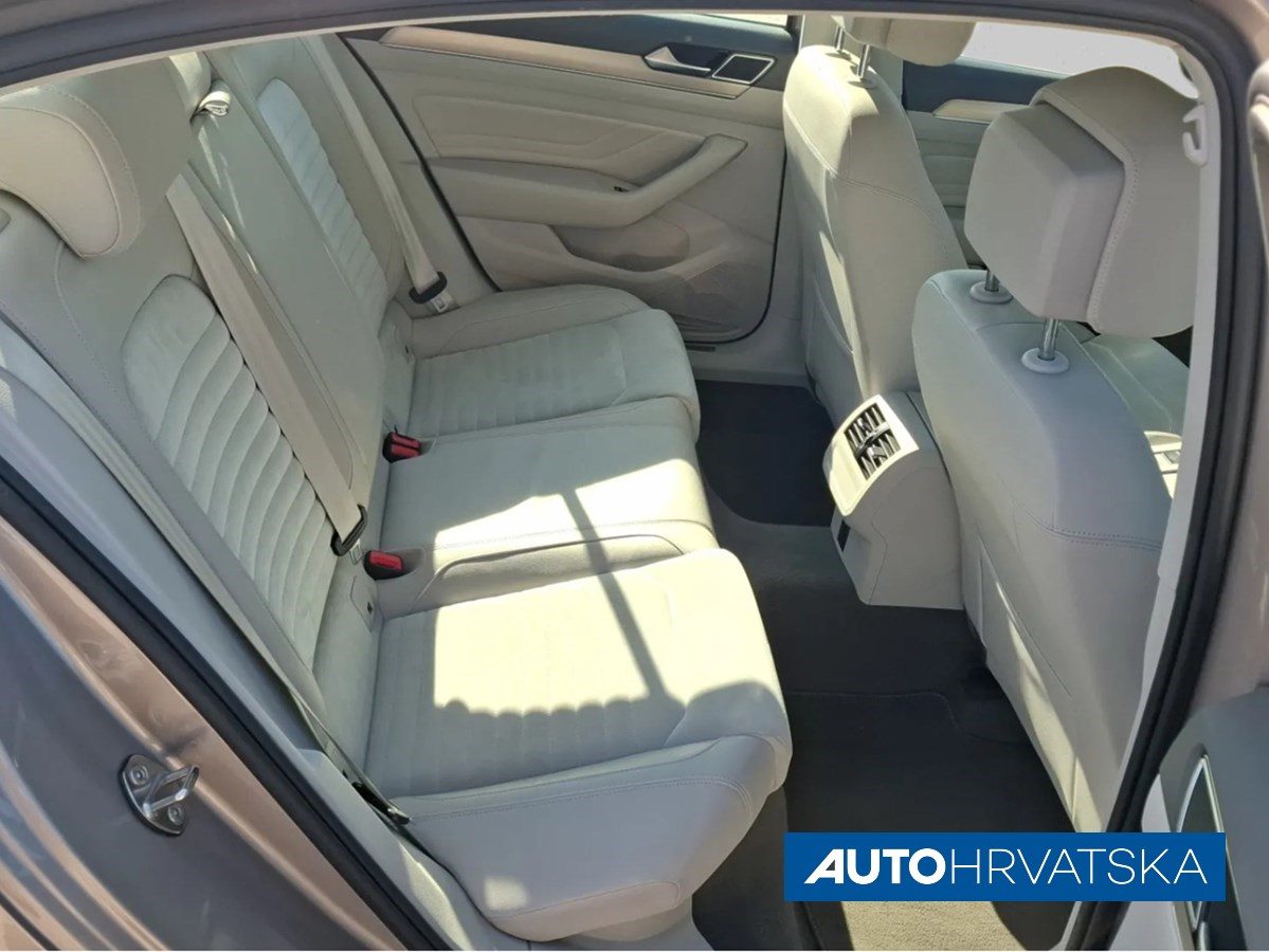 2019 Volkswagen Passat — fotografija 13