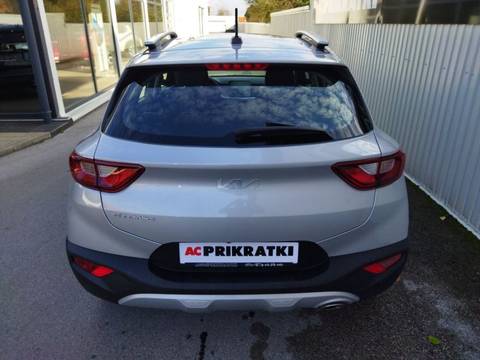 2025 Kia Stonic — sličica 4