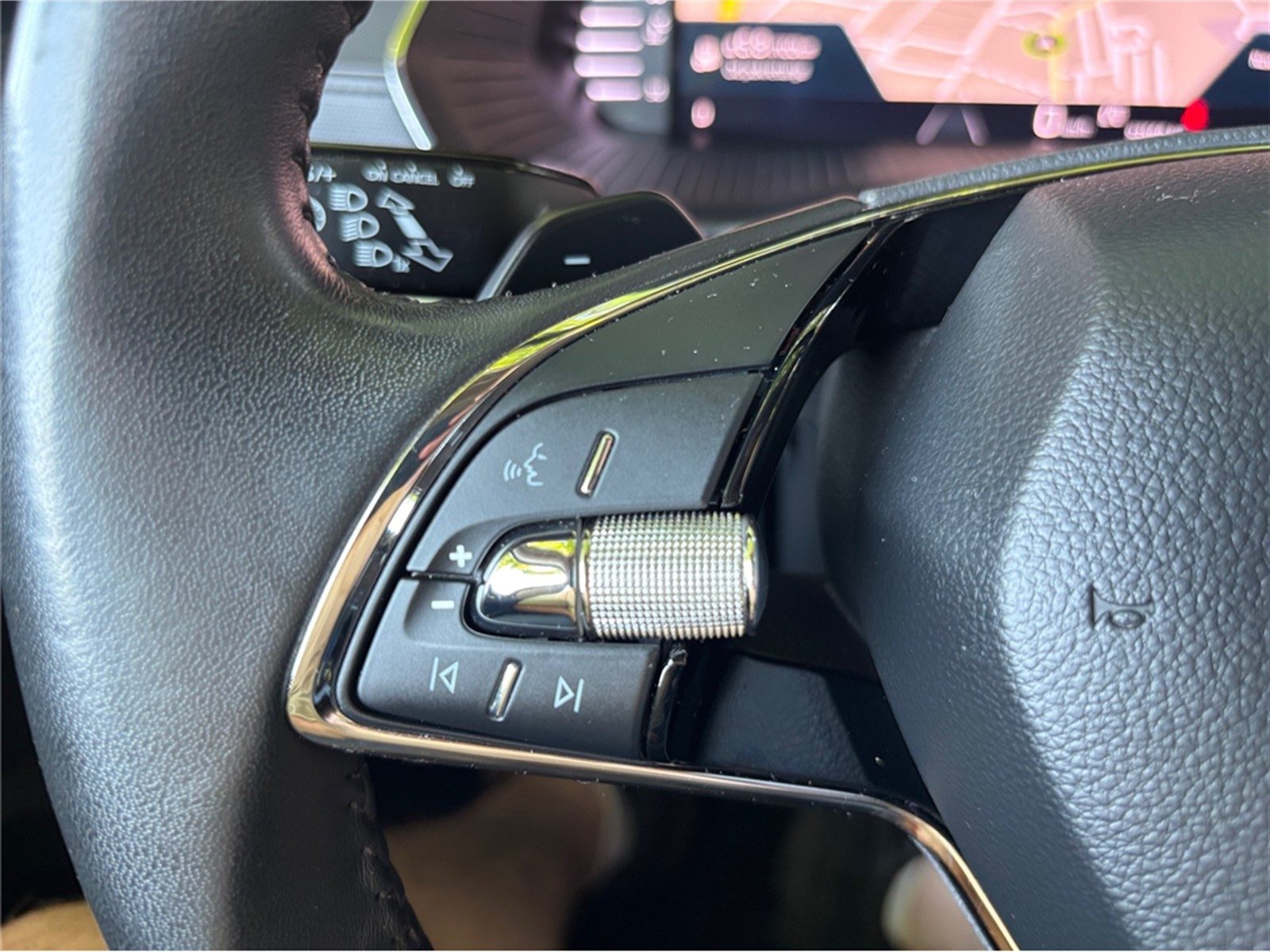 2021 Škoda Octavia Combi — fotografija 15