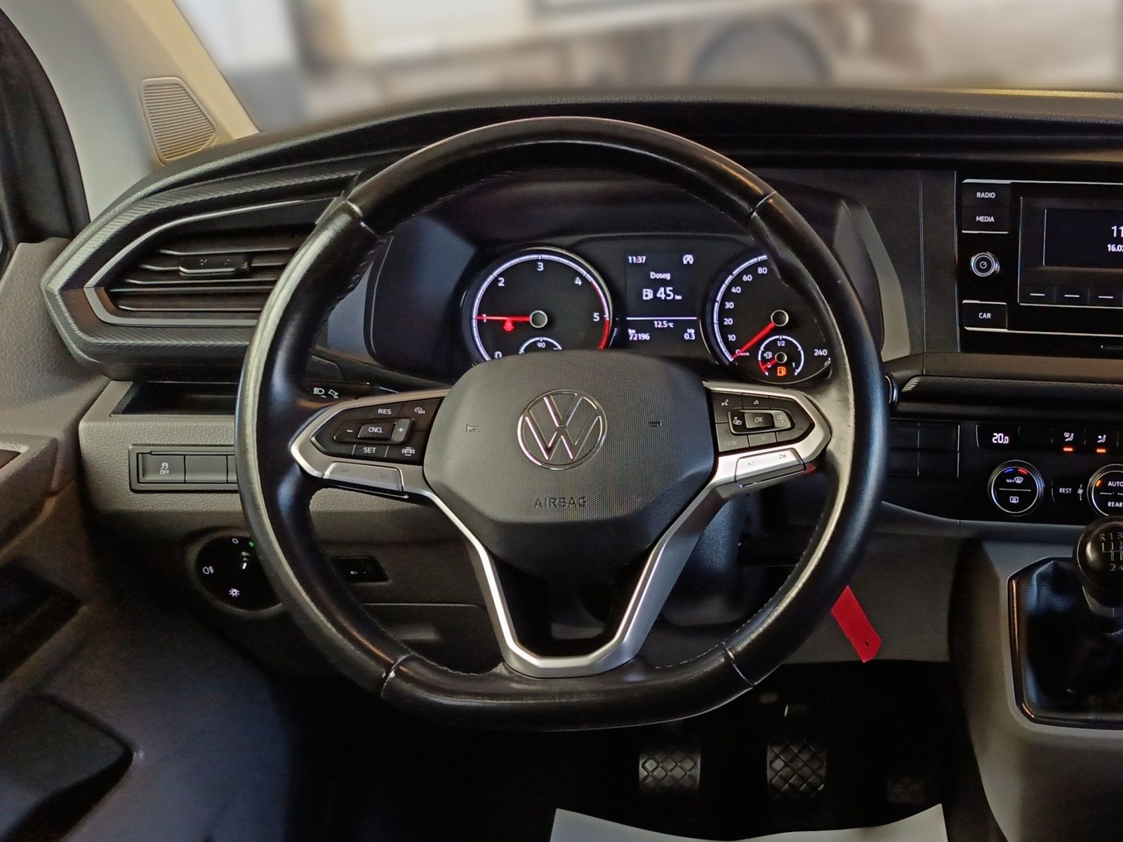 2024 Volkswagen Caravelle — fotografija 16