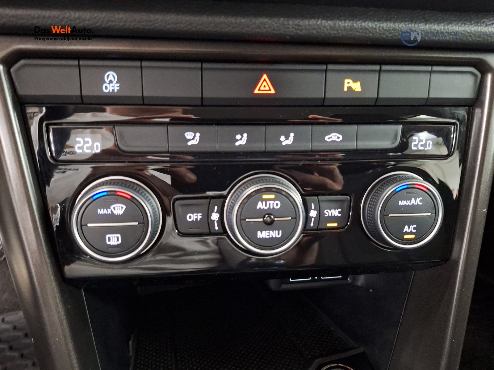 2019 Volkswagen T-Roc — fotografija 15
