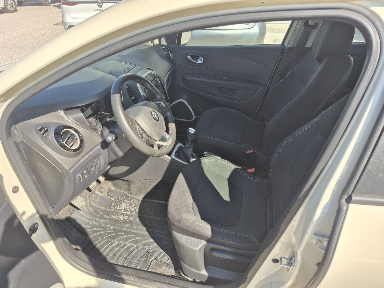 2019 Renault Captur — fotografija 6