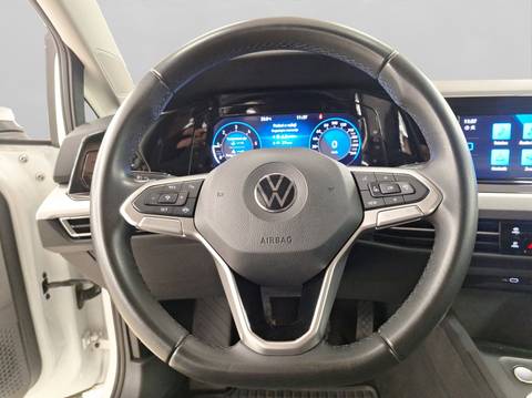 2022 Volkswagen Golf — sličica 11