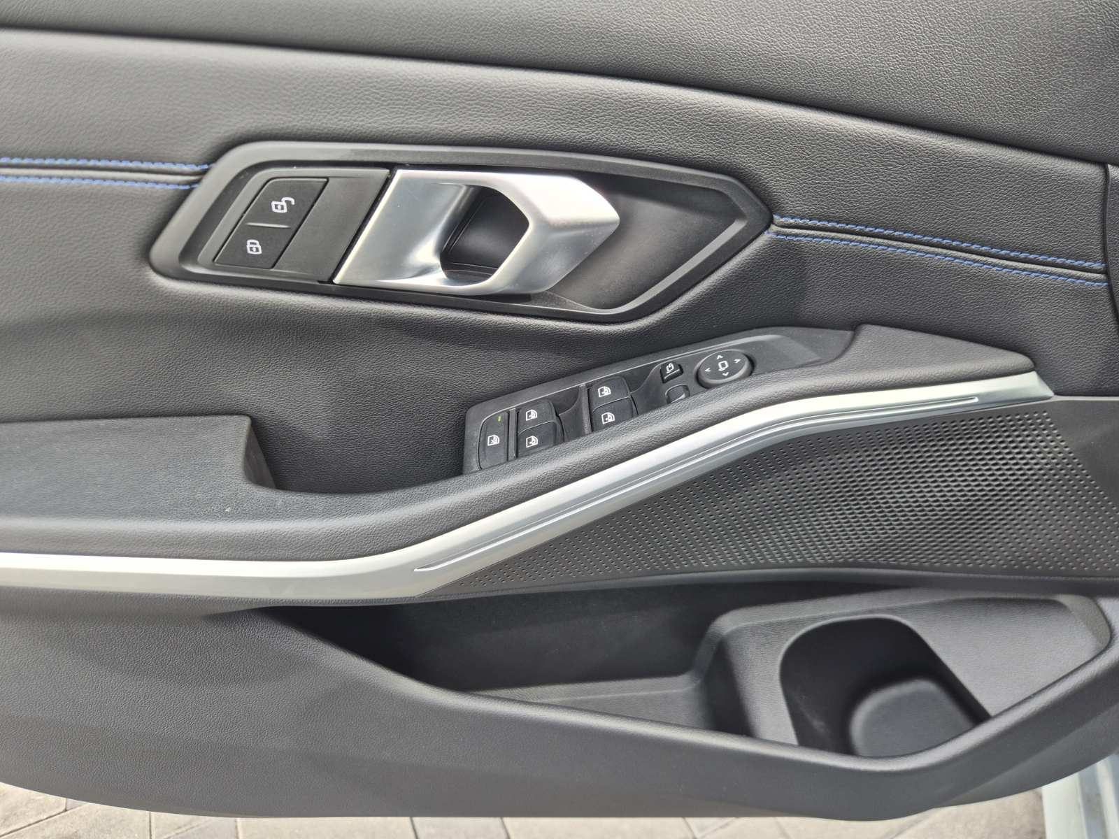 2024 BMW Serija 3 M Sport — fotografija 19