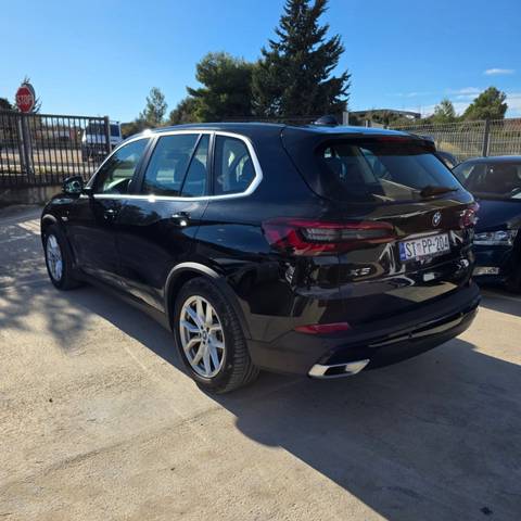 2022 BMW X5 — sličica 8