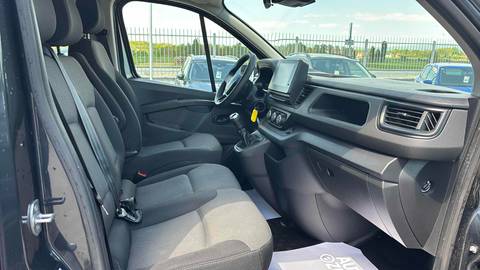 2023 Renault Trafic — sličica 9