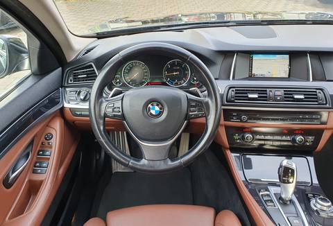 2015 BMW Serija 5 — sličica 17